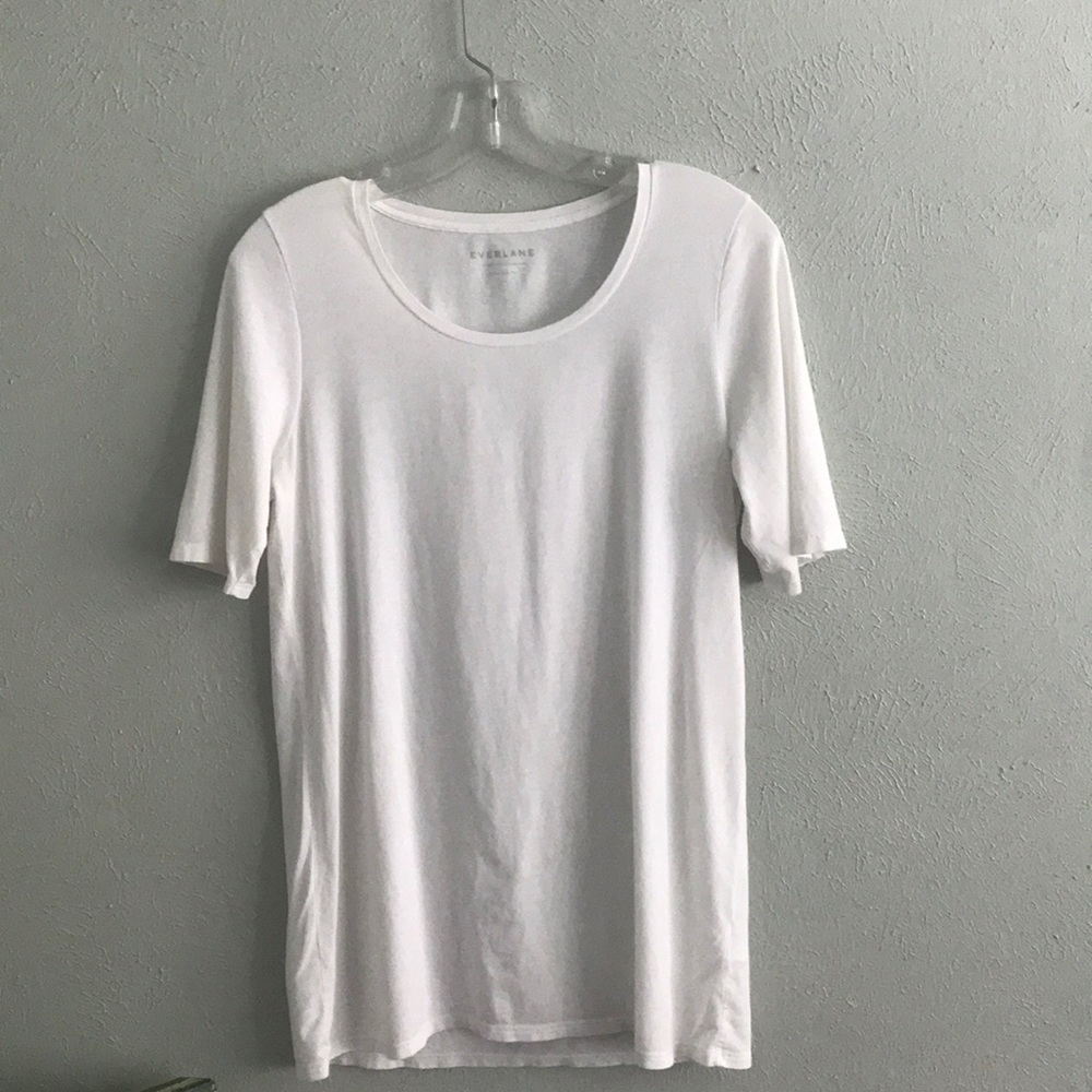 Everlane women’s size large scoop neck tee